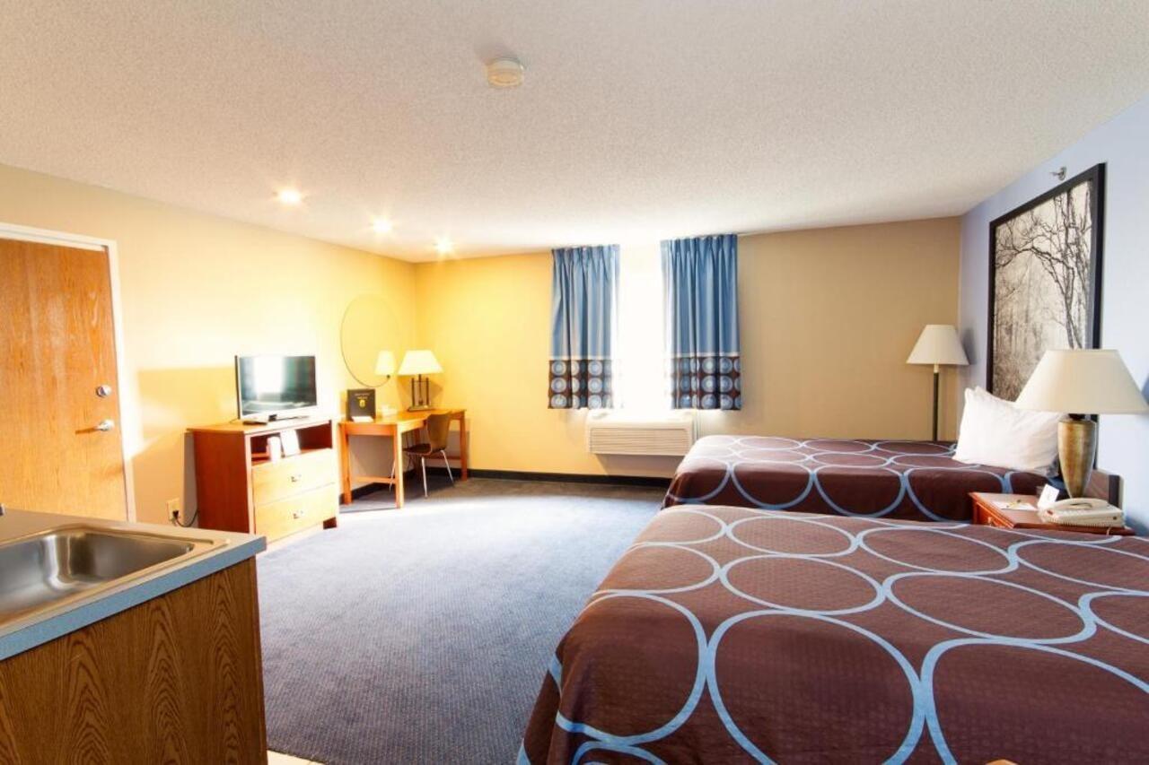 ซูเปอร์ 8 บาย วินด์แฮม เอเดรียน Hotel Adrian ภายนอก รูปภาพ