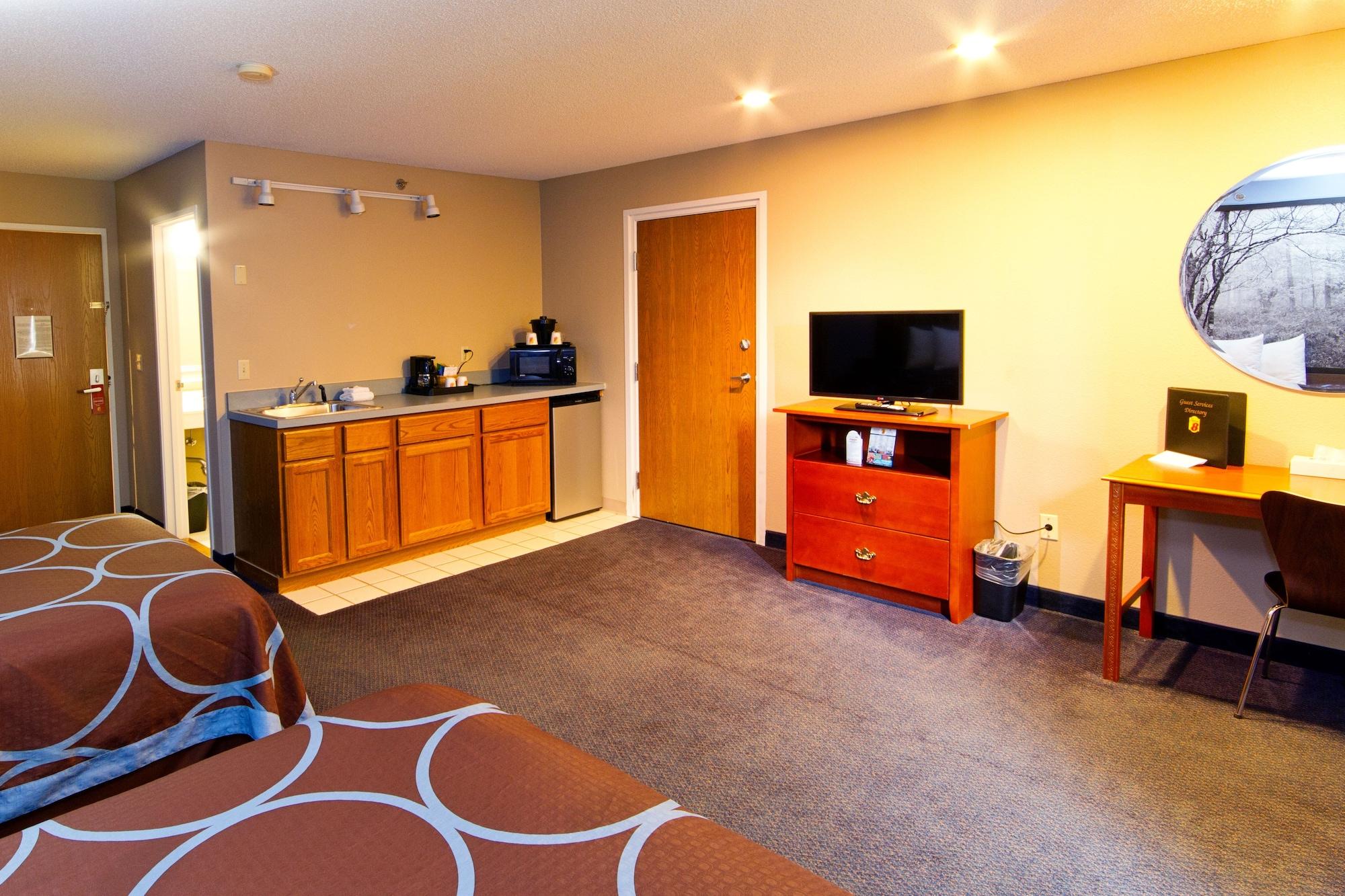 ซูเปอร์ 8 บาย วินด์แฮม เอเดรียน Hotel Adrian ภายนอก รูปภาพ