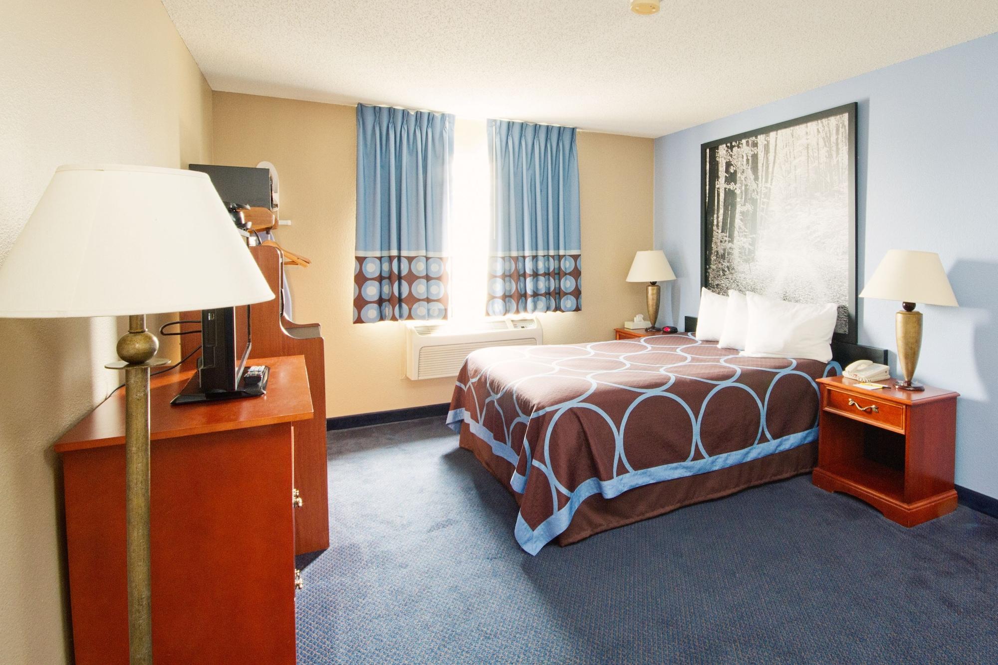 ซูเปอร์ 8 บาย วินด์แฮม เอเดรียน Hotel Adrian ภายนอก รูปภาพ
