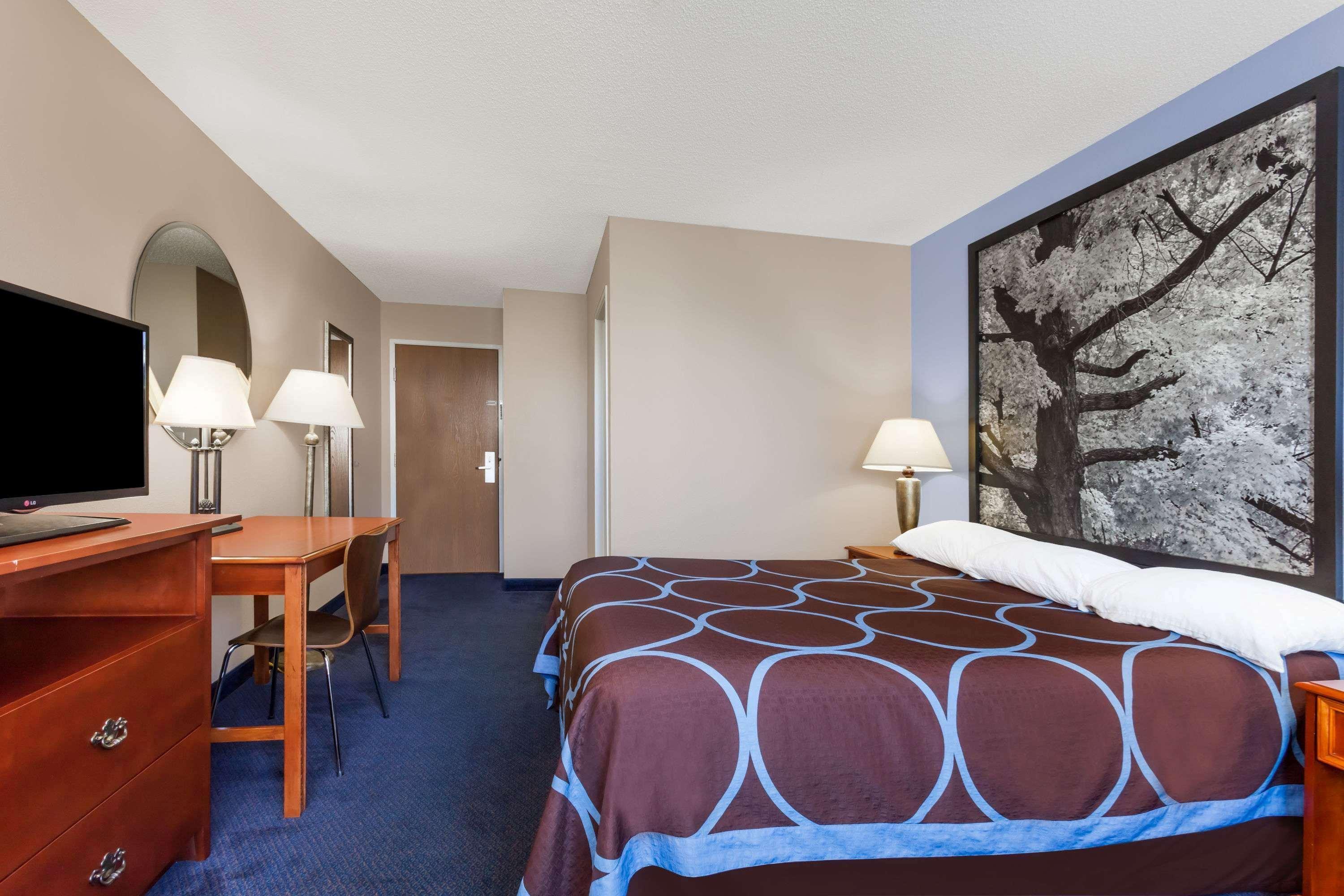 ซูเปอร์ 8 บาย วินด์แฮม เอเดรียน Hotel Adrian ภายนอก รูปภาพ