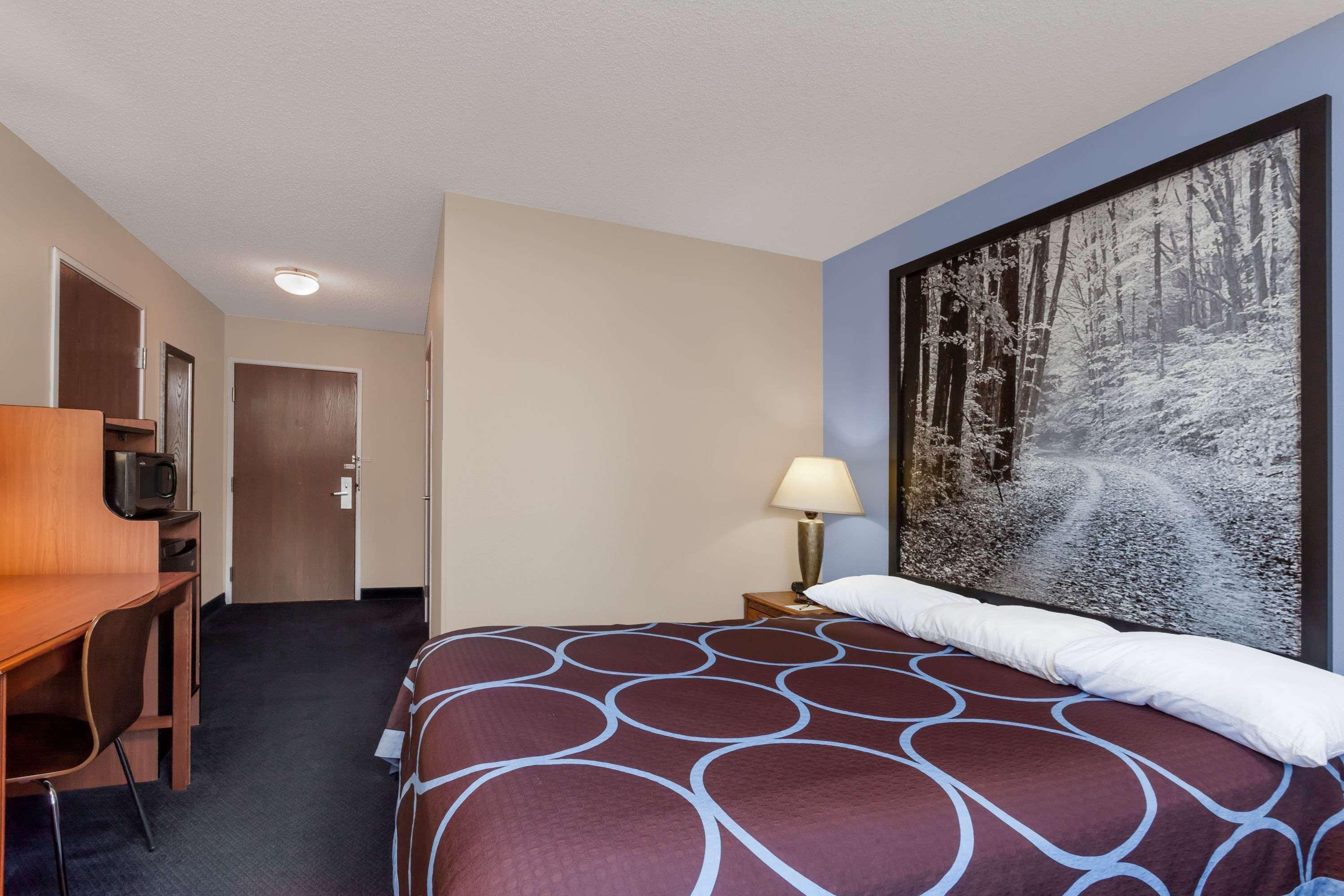 ซูเปอร์ 8 บาย วินด์แฮม เอเดรียน Hotel Adrian ภายนอก รูปภาพ
