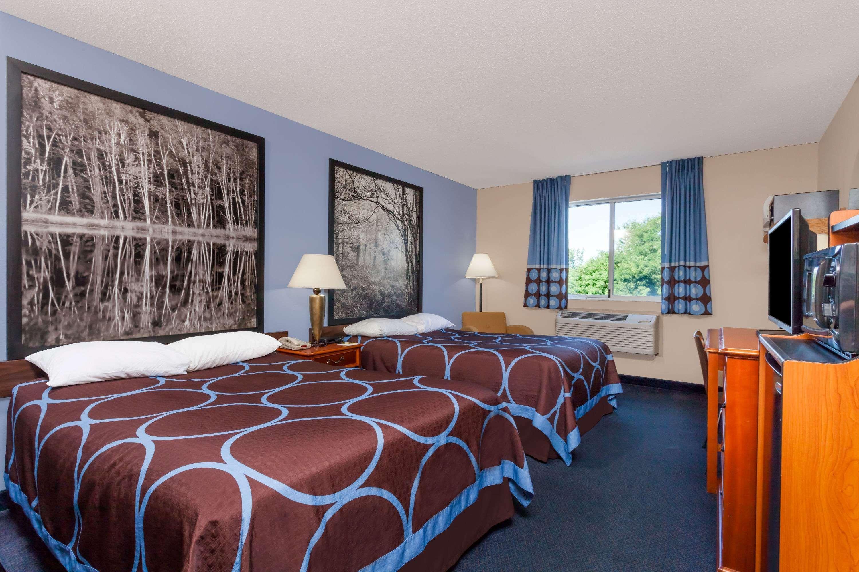 ซูเปอร์ 8 บาย วินด์แฮม เอเดรียน Hotel Adrian ภายนอก รูปภาพ