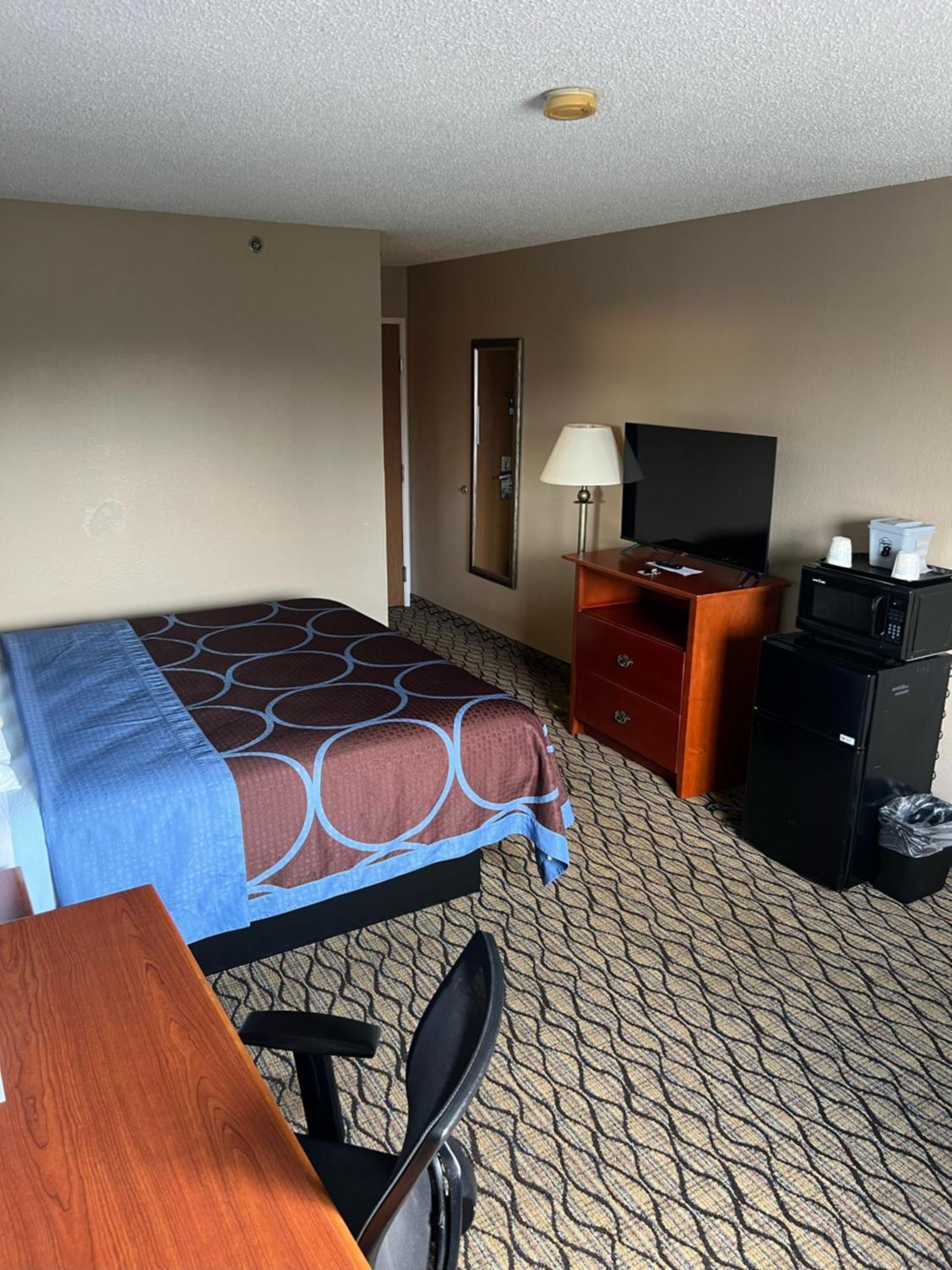 ซูเปอร์ 8 บาย วินด์แฮม เอเดรียน Hotel Adrian ภายนอก รูปภาพ